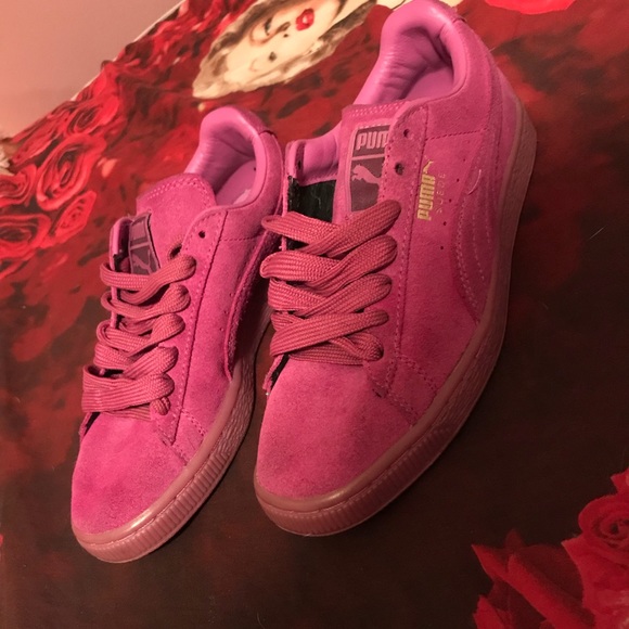Fuchsia Pumas - Picture 2 of 3